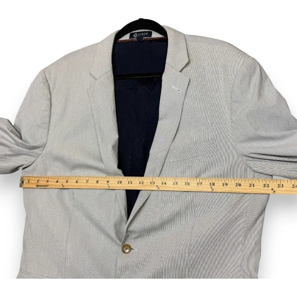 J Crew Ludlow Jacket Mens 44R Gray Seersucker Cotton Blazer Stripe 2 Button